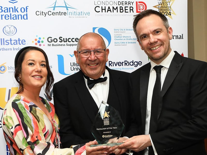 Brian Anderson, Logistic Manager at RiverRidge Rethinking Resources, with James & Louise Huey, Walled City Brewery, winners of Restaurant of The Year.