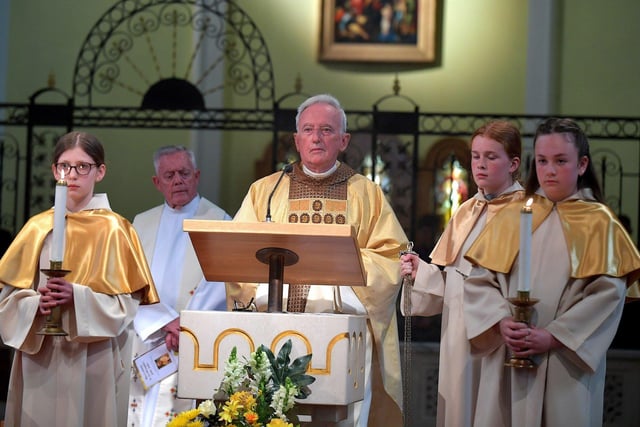 Fr Con McLaughlin celebrates Mass, at the Church of the Sacred Heart, Carndonagh, on Saturday evening, to mark the occasion of his Golden Jubilee in the priesthood.  Photo: George Sweeney. DER2323GS – 163