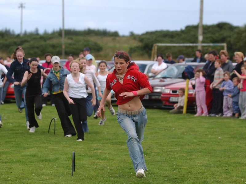 Derry youngsters enjoying summer in August 2003