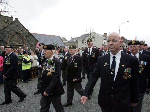 The Organisation of National Ex-Servicemen parading at Buncrana. (1803C31) : St Patrick's Day Buncrana 2005.