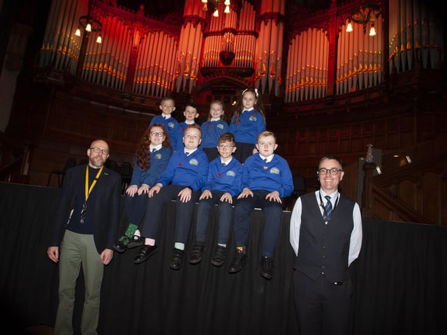 Pupils from St. Paul’s PS School Council, Slievemore, Derry, pictured with their Principal, Mr. Gareth Blackery, getting a tour of the Guildhall on Monday morning last.