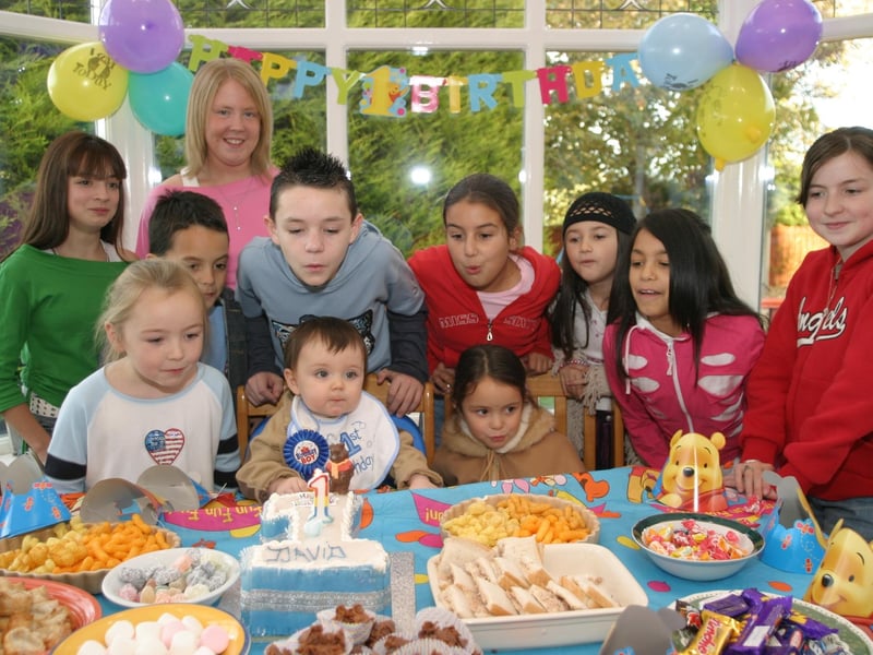 Derry parties in October 2003