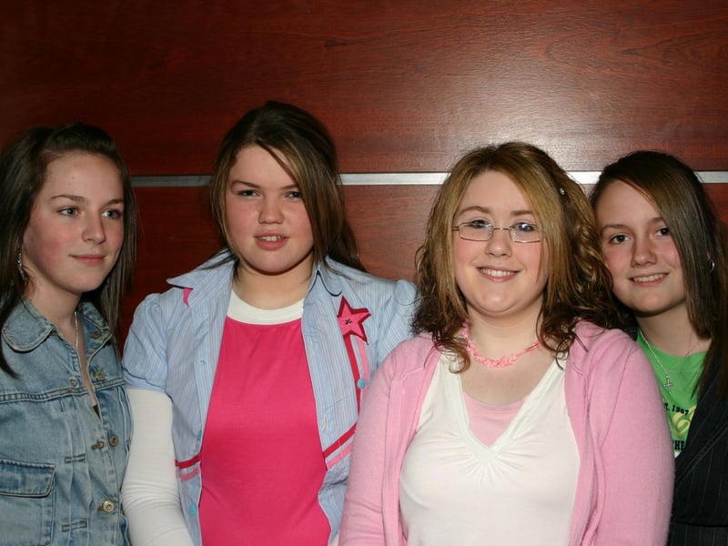 Birthday Girl Caoimhe McBrearty with Amy McCusker Laura Dodds Caoimhe and Hayley McMullan. dd4863 : Parties and celebrations in April 2005.