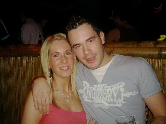 Exif-JPEG-422 : Out Last Night pictures in Derry bars in May 2005.