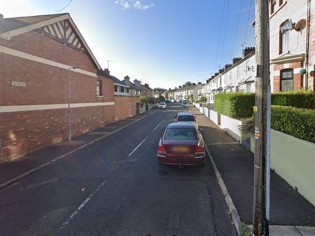 Richmond Crescent (Corrán Richmond). Named after Charles Lennox (1764-1819), Scottish aristocrat who was the 4th Duke of Richmond and Lennox (1806), and was Lord Lieutenant of Ireland from 1807 to 1813.