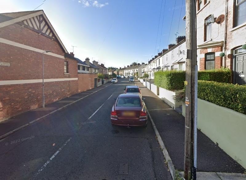 Richmond Crescent (Corrán Richmond). Named after Charles Lennox (1764-1819), Scottish aristocrat who was the 4th Duke of Richmond and Lennox (1806), and was Lord Lieutenant of Ireland from 1807 to 1813.