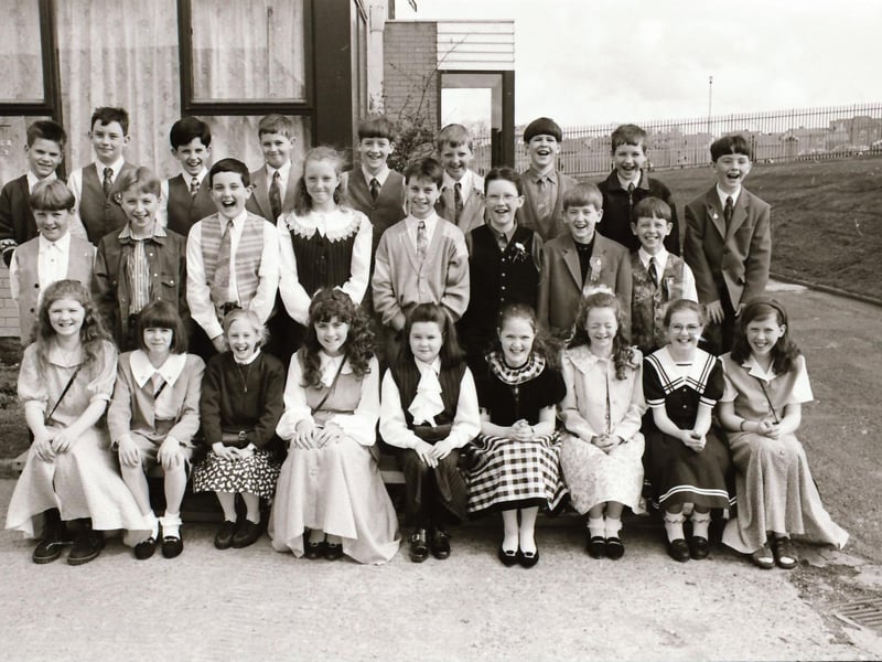 Derry schoolchildren making their Confirmations back in April 1994.