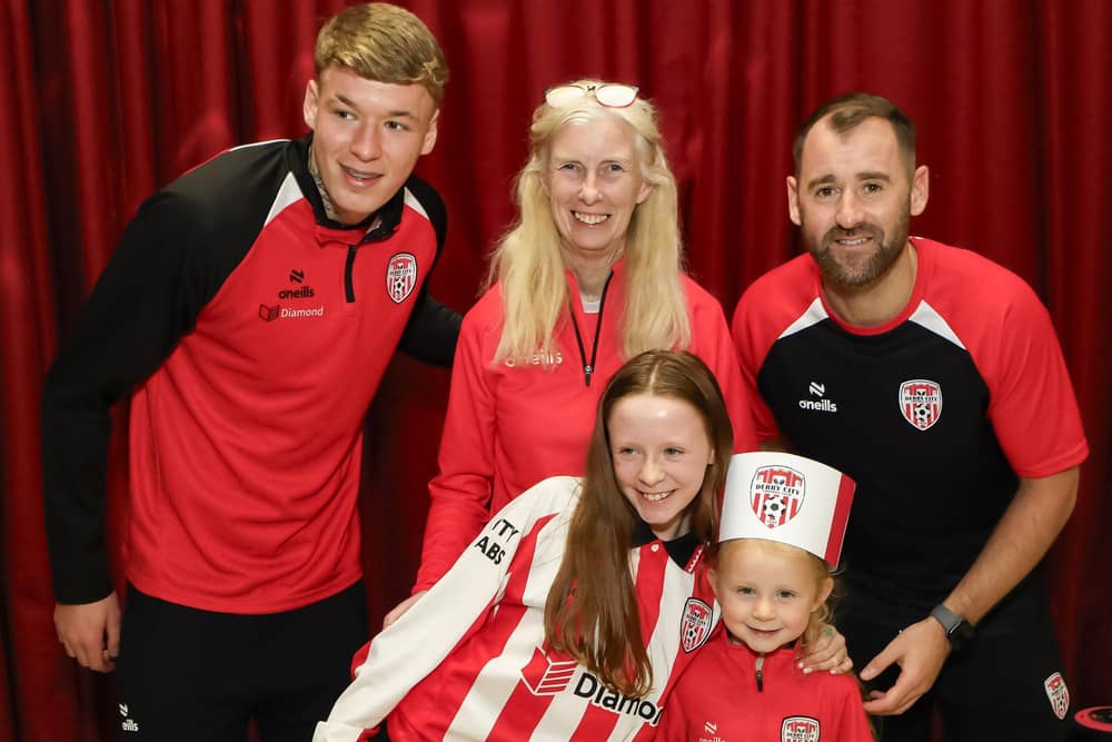 Derry City  player Christy Grogan and senior coach Niall McGinn visiting St. Anne’s PS in the run up to their FAI Cup final against Waterford. (Photo - Tom Heaney, nwpresspics)