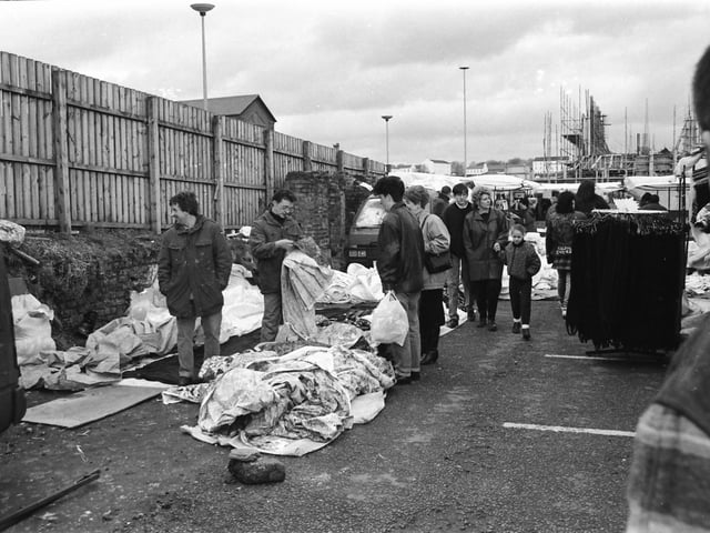 Calling it a day at the old Foyle Street market.