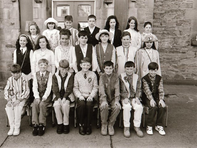 Confirmations from St Eugene's P.S, Nazareth House P.S and St Anne's P.S in 1995.