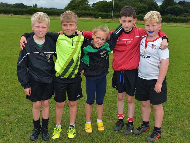 Some of the children who took part in the recent City of Derry Youth Rugby Summer Camp. Photo: George Sweeney. DER2331GS – 50