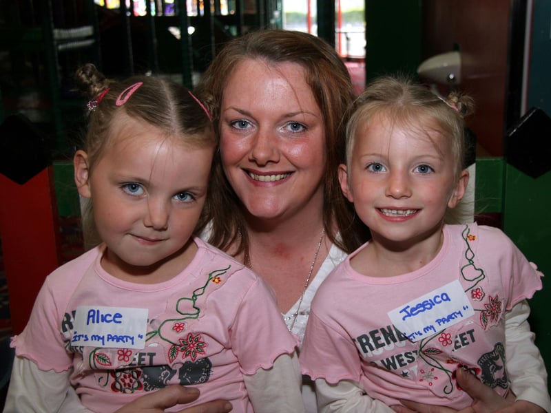 Mum Nuala pictured with her twin girls as they celebrate their 6th birthday at Bananas 0273JML : .