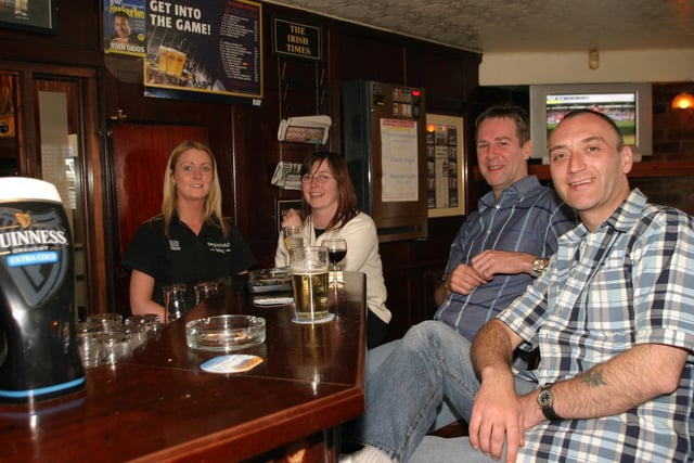 PubEye: Friends and family out enjoying a drink together in the Dungloe.