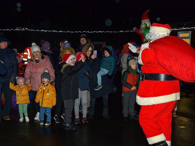Santa arrives with presents in Muff on Friday evening last. DER2249GS – 39