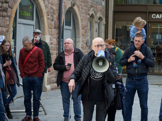 Eamonn McCann speaking to the crowd at NW Transport Hub.