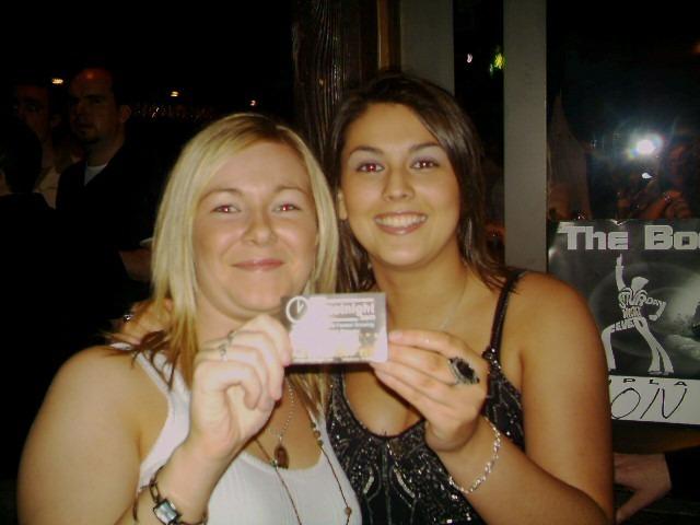 Exif-JPEG-422 : Locals having a good time at Derry's nightlife spots back in June 2005.