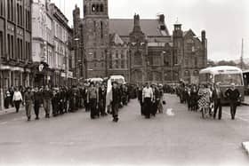 Pictured are people taking part in anti-internment demonstrations across Derry in August 1975 on the anniversary of the introduction of internment without trial in the north of Ireland four years earlier on August 9, 1971. Photos: Derry Journal.