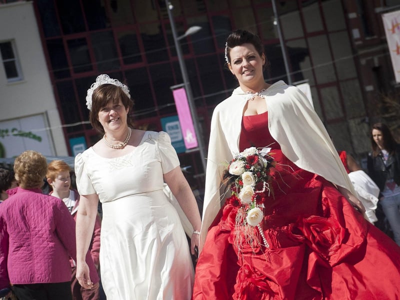Aine McGuirk, left and Kerry-Anne Barr. (3004-GMI-23)