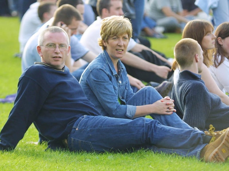 Relaxing in the sun at the Bryan Admas concert.(2808JB13)