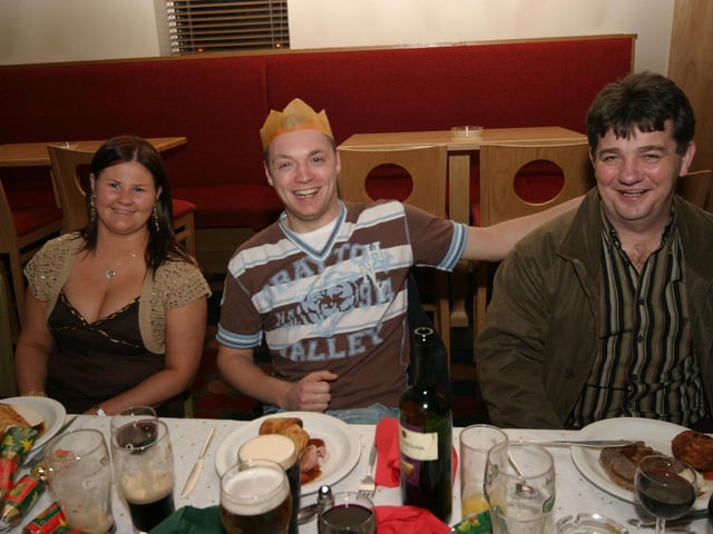 Enjoying there Christmas Party at The Exchange are staff from Nutherm.0019/JML : Christmas and New Year Parties 2006.