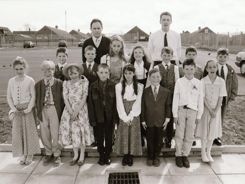 Derry schoolchildren making their Confirmations back in April 1994.