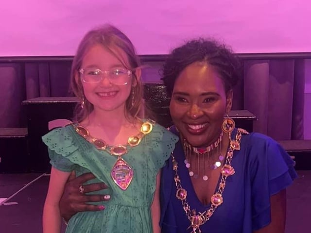 Mayor Lilian with Agnes’s granddaughter Eadha.