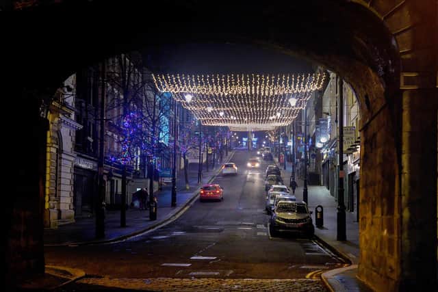 Shipquay Street Christmas lights. DER2049GS - 020