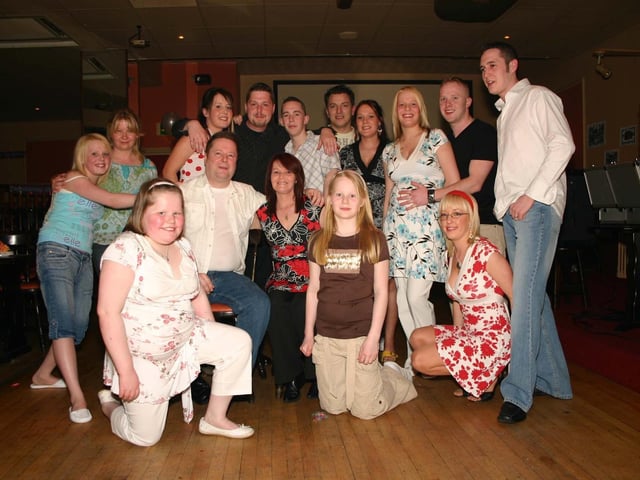 George and Rosemary O'Hagan celebrating their 25th Wedding Anniversary in the POClub pictured with family and friends 3875/dd : Parties and celebrations across Derry in May 2006.