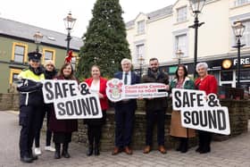 Sergeant Charlene Anderson, Luke Timlin (town team member), Sophie Gallagher (Night-Time Economy Advisor), Joy Browne (Head of Tourism), John McLaughlin (DCC Chief Executive), Cllr Jack Murray (Cathaoirleach of the Inishowen Municipal District), Rois Deeney (Town Team Member), and Shauna McClenaghan (IDP Joint Chief Executive Officer) at the launch of the Safe and Sound campaign on the Market Square in Buncrana, Co. Donegal. Photo by Joe Dunne.