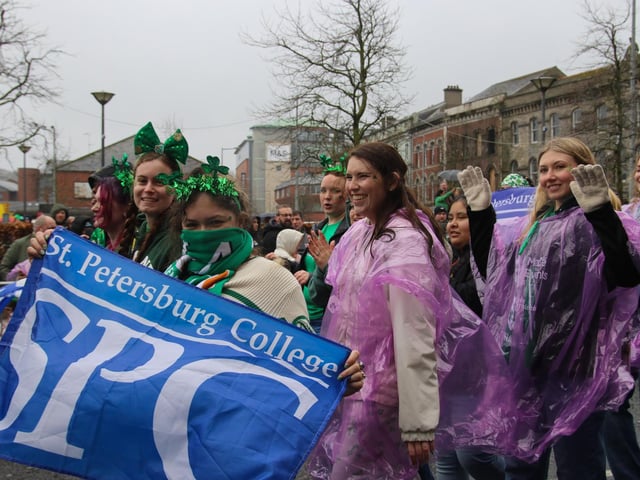 Group for St. Petersburg College at the St. Patrick’s Day Parade. (Photo - Deirdre Heaney, nwpresspics)
