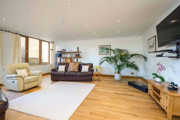 Sitting room.