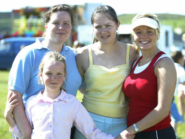 Edel Brown, Grace Cregan, Helen Kilroy and Shannon Cregan enjoying the sunshine at Malin Head fun day. (1908JB13)
