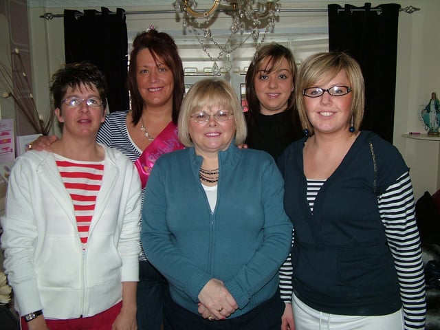 DSCF5421
Birthday Girl Ann Melly pictured with Majella McNutt, Catherine Toye, Sinead Quinn and Oonagh Nash before they headed off to the Gran Canaries to celebrate Ann's 40th birthday. : Parties and celebrations March 2006: Ann Melly.