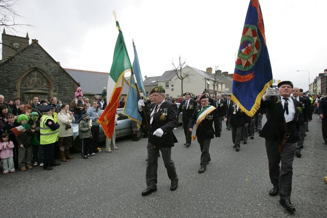 The Organisation of National Ex-Servicemen parading at Buncrana. (1803C30) : St Patrick's Day Buncrana 2005.
