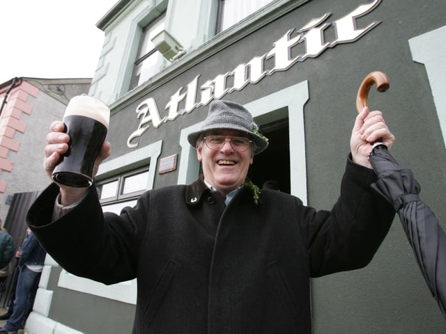 Tonny Tinney Doherty, from Clonbeg, Buncrana. (1803C48) : St Patrick's Day Buncrana 2005.
