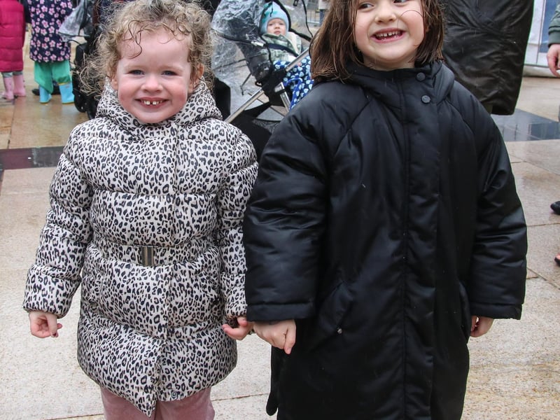 Alex and Nancie on St. Patrick’s Day in the Guildhall Square. (Photo - Deirdre Heaney, nwpresspics)
