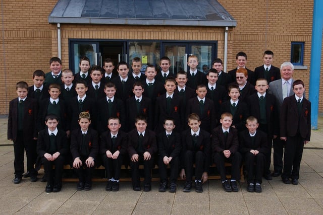 Year 8 class prizewinners. Included is Mr.Jude McCrossan, Year Head. (1510C12) : St Joseph's Boys School Prizegiving October 2004.