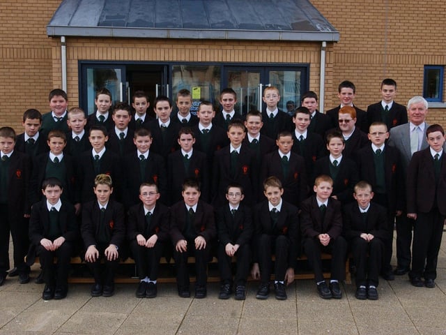 Year 8 class prizewinners. Included is Mr.Jude McCrossan, Year Head. (1510C12) : St Joseph's Boys School Prizegiving October 2004.