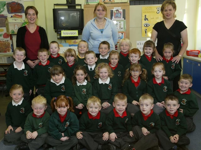 Greenhaw PS P1 pupils with class Judith Foster, student teacher Lisa McCloskey and class teacher Roberta Wilson. (0310JB15):20 years on: Young people across Derry and Donegal starting school in September 2003