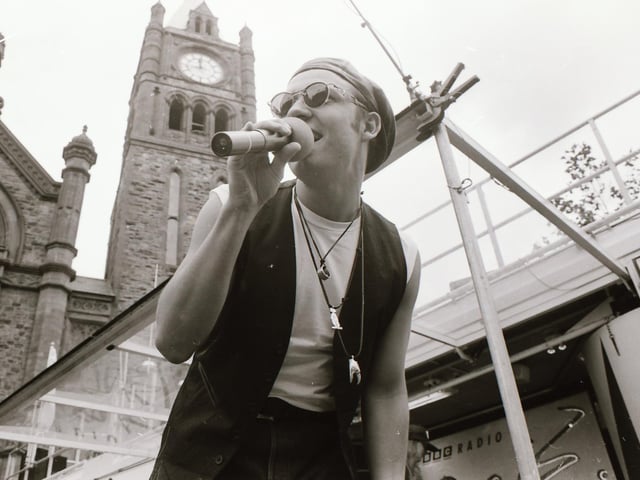 An artist performing in Derry in 1993.