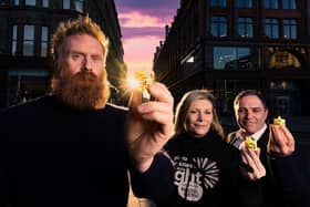 Pictured from left are Darkness into Light ambassador Al Mennie, Pieta’s Head of Fundraising Nichola Mullen, and Ieuan Green, Sales Manager at Electric Ireland.