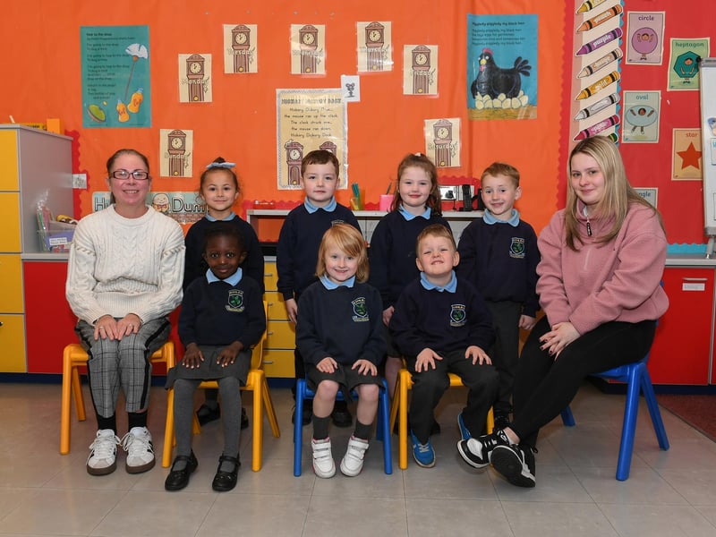 Mrs Blair, teacher, and Miss Gibson, classroom assistant, with Ashlea Primary School P1 class.
