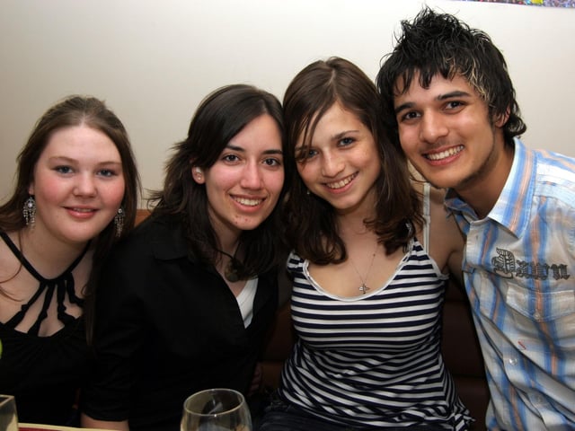 Serena Bottling, Elin Williams, Tamara Willis, Rajiv Chada 0508JML : Parties and celebrations across Derry in May 2006.