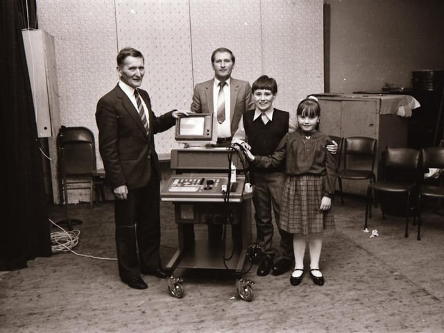 Madge Toland scanner presentation at St Patrick's Hall, Malin.