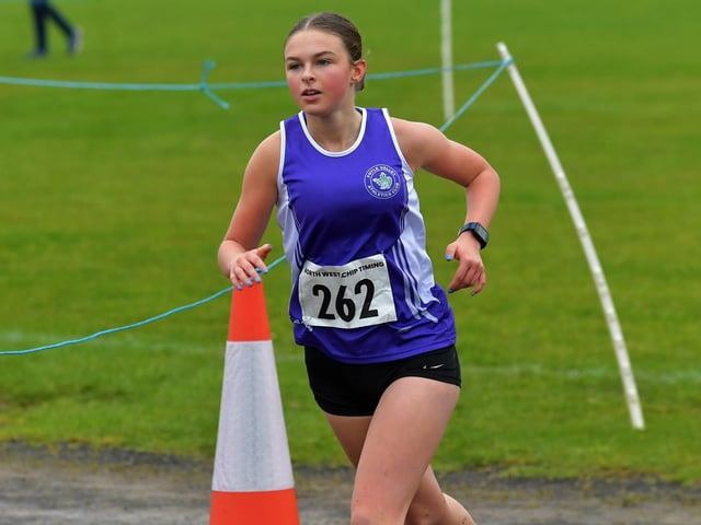 Foyle Valley’s Sophie Holmes competing in the U15/U17 3k race at Thornhill College. Photo: George Sweeney