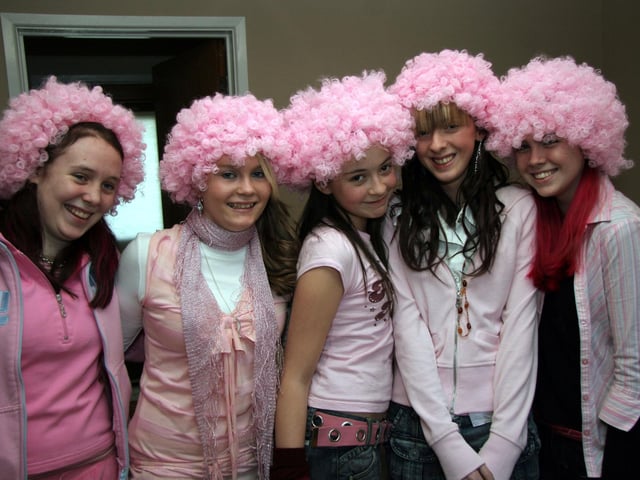 Deanna Carter celebrates her birthday with, Amy Carline, Angeline Mccallion, Emma Curran, Edna Doherty 0026JML : Parties and celebrations March 2006: Deanna Carter.