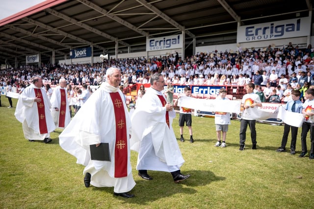 The annual Fan the Flame mass was celebrated recently in Celtic Park for pupils who recently made their confirmation.