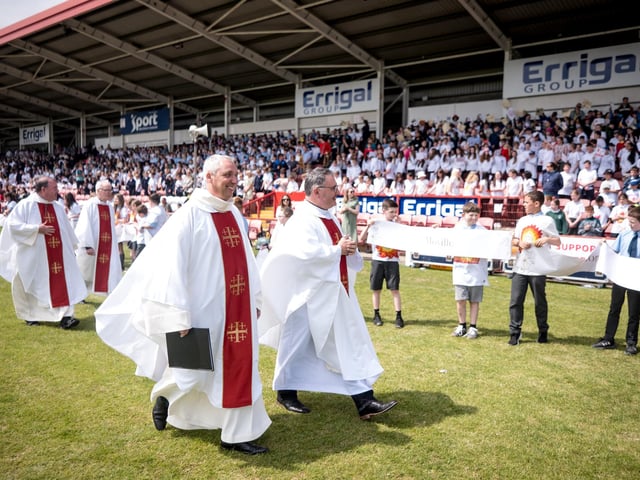 The annual Fan the Flame mass was celebrated recently in Celtic Park for pupils who recently made their confirmation.