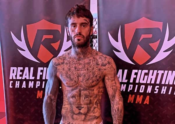 Eamon Deane forced a stoppage in his first MMA fight at Templemore Sports Complex.