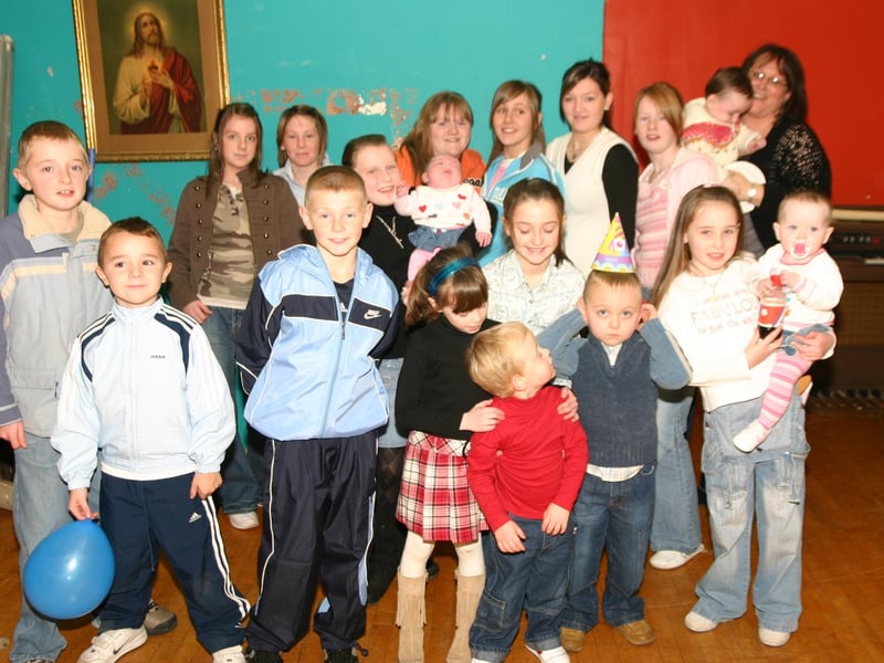 Having a good time at the parties in Cafe Creggan 1011/dd